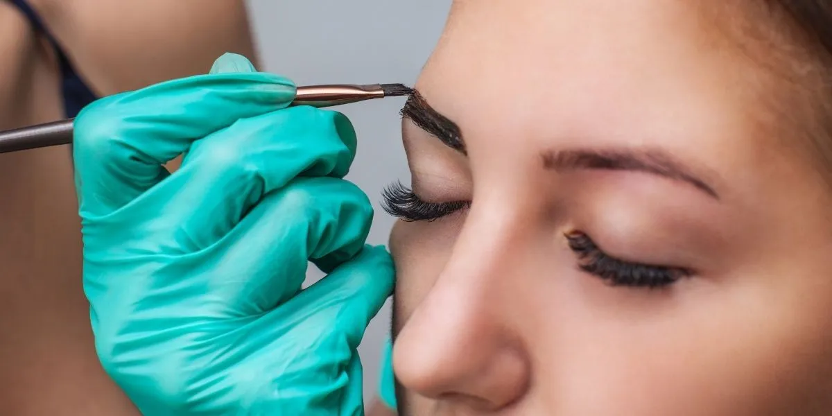 How Long to Leave Hair Dye on Eyebrows