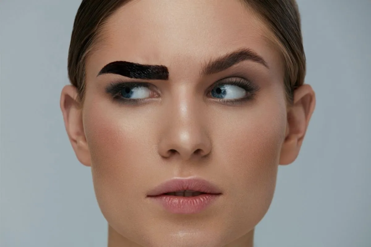Pros and Cons of Eyebrow Tinting